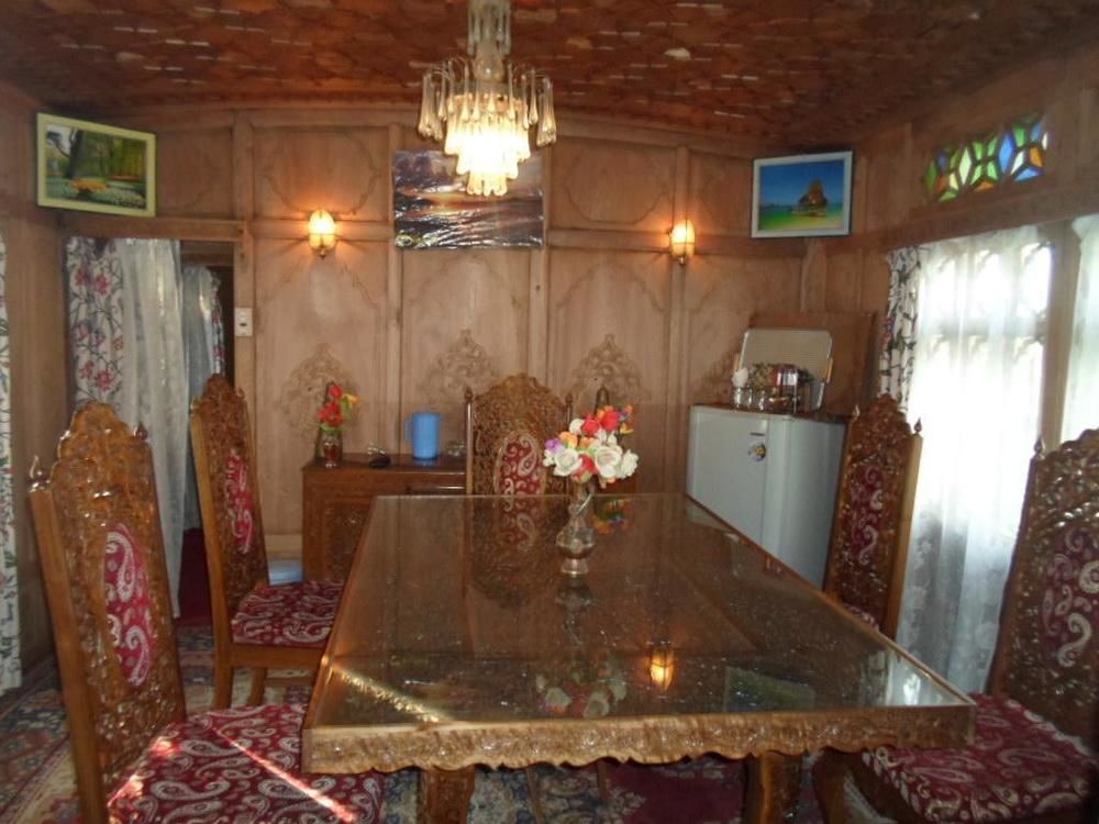 新布尔布尔船屋集团酒店 Durgjan 外观 照片